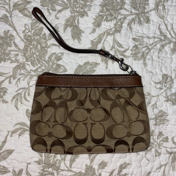 Coach Wristlet - Classic Signature Coach Design - Picture 7 of 8